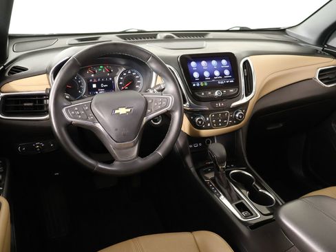Used 2023 Chevrolet Equinox Premier image 2