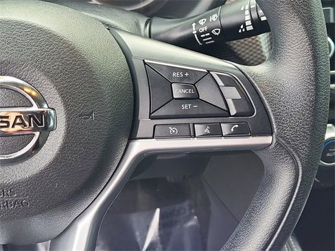 Used 2018 Nissan Kicks SV image 13