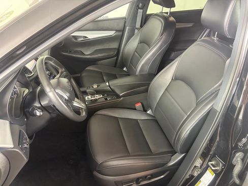 Used 2019 INFINITI QX50 Luxe w/ Navigation Package AWD/4WD image 11