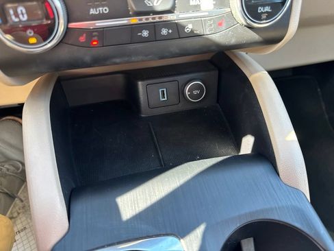 Used 2020 Ford Escape Titanium AWD/4WD image 23