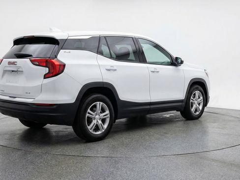 Used 2024 GMC Terrain SLE image 9