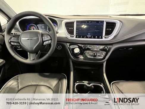New 2026 Chrysler Pacifica Limited w/ S Appearance Package image 17