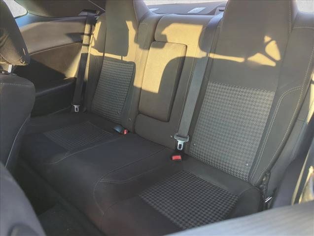 Used 2018 Dodge Challenger SXT RWD image 7