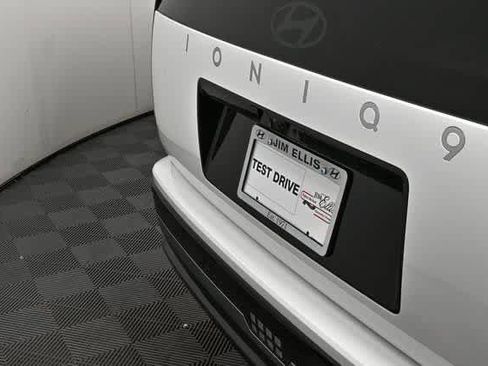 New 2026 Hyundai Ioniq 9 Calligraphy image 24