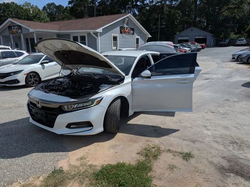Used 2019 Honda Accord Sport image 12