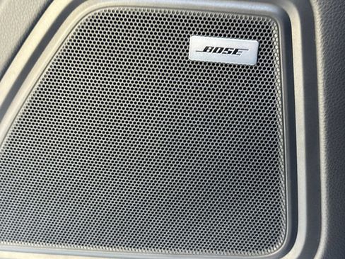 Certified 2025 Porsche Macan AWD/4WD image 21