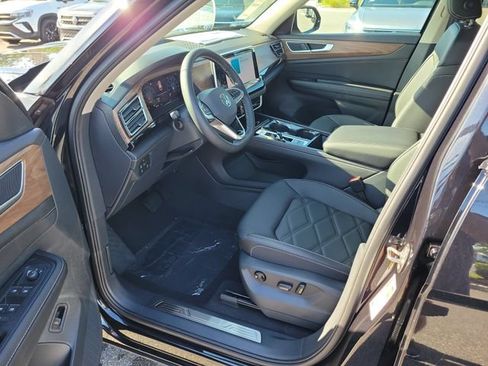 New 2026 Volkswagen Atlas SE FWD image 17