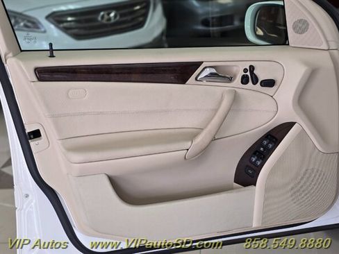 Used 2007 Mercedes-Benz C 350 Sedan image 11
