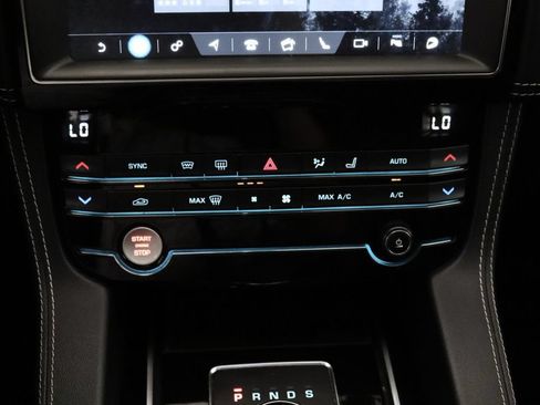 Used 2020 Jaguar F-PACE S AWD/4WD image 35