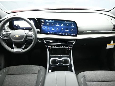 New 2026 Chevrolet Traverse LT w/ LPO, Floor Liner Package FWD image 18