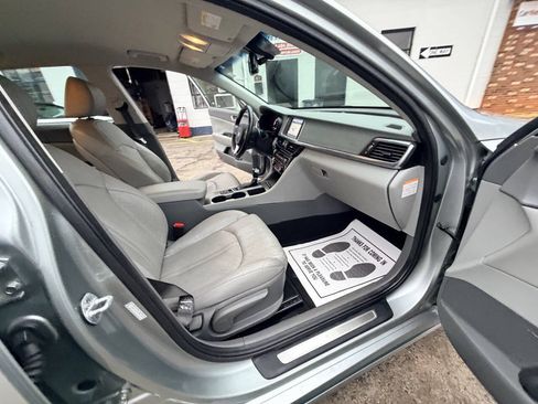 Used 2017 Kia Optima EX FWD image 58