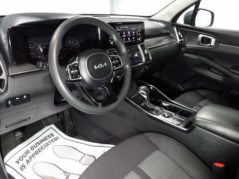 Used 2023 Kia Sorento LX image 13