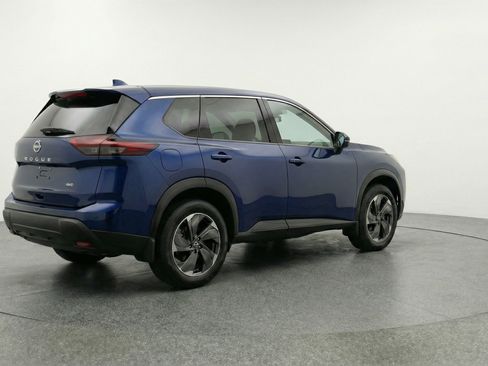 Used 2025 Nissan Rogue SV FWD image 9