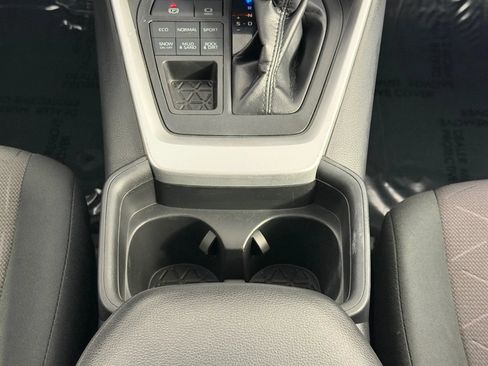 Used 2019 Toyota RAV4 XLE AWD/4WD image 25