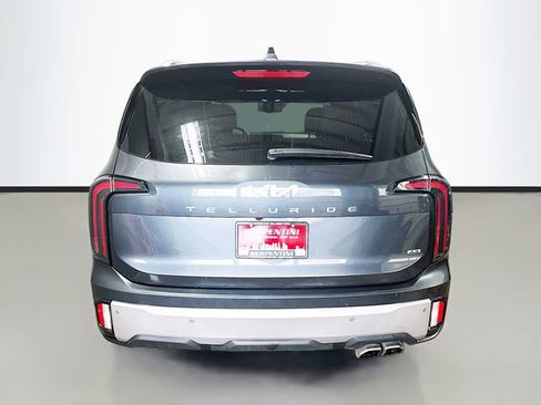 Used 2023 Kia Telluride EX w/ EX Captain's Chair Package image 7