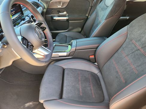 New 2026 Mercedes-Benz GLB 250 4MATIC image 14