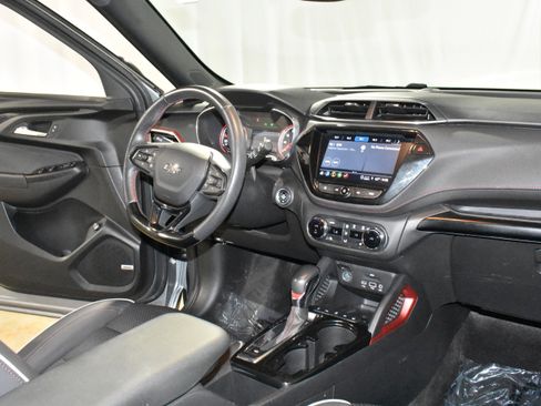 Used 2023 Chevrolet TrailBlazer RS w/ Sun and Liftgate Package image 33
