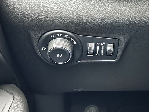 New 2026 Jeep Compass Latitude image 19