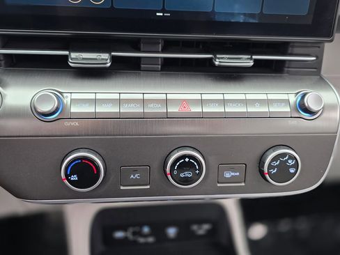 Certified 2025 Hyundai Kona SE FWD image 30