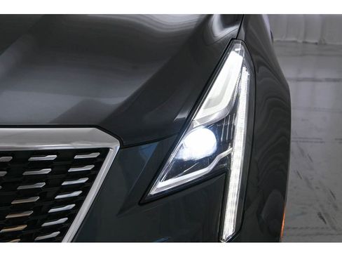 Used 2021 Cadillac XT5 Premium Luxury image 22