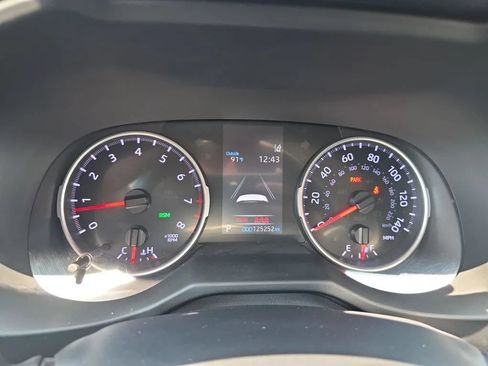 Used 2020 Toyota RAV4 XLE FWD image 18