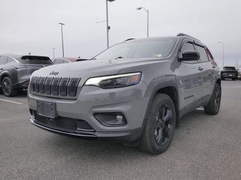 Used 2023 Jeep Cherokee Altitude Lux image 4
