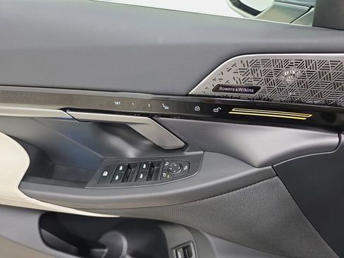 Certified 2025 BMW 530i xDrive 530i xDrive w/ Premium Package image 25