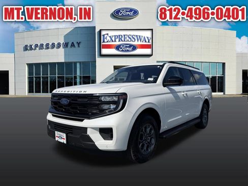 Used 2025 Ford Expedition Max Active RWD image 2