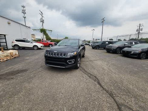 Used 2019 Jeep Compass Limited AWD/4WD image 3
