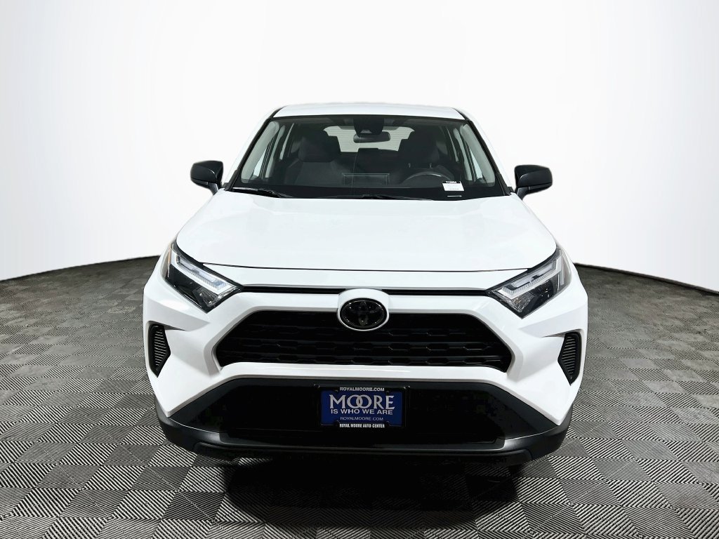 Used 2024 Toyota RAV4 LE AWD/4WD image 2