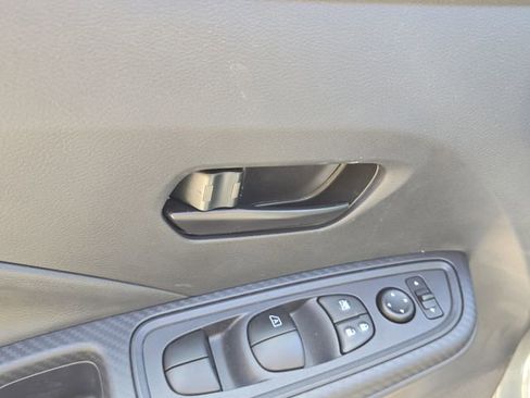 New 2025 Nissan Versa S w/ Trunk Package FWD image 18