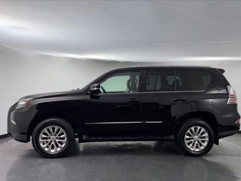 Used 2016 Lexus GX 460 image 3