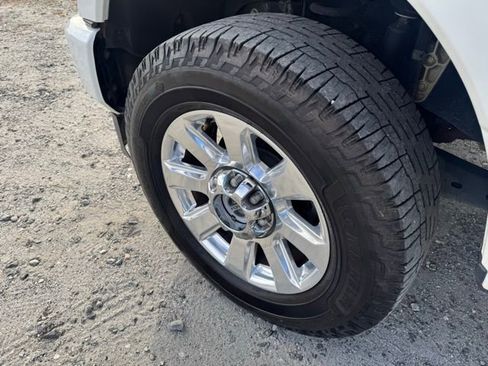 Used 2022 Ford F350 Platinum w/ FX4 Off-Road Package image 11