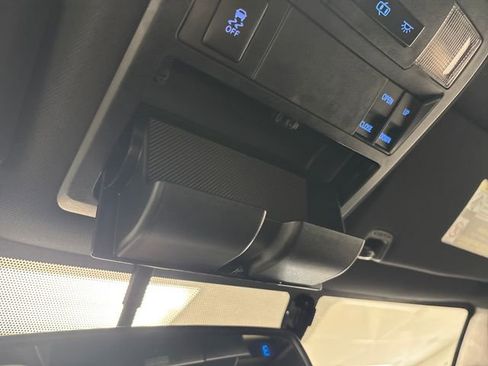 Used 2017 Toyota Tacoma TRD Sport image 56