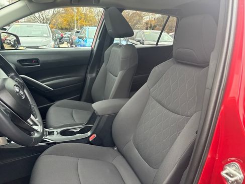 Used 2022 Toyota Corolla Cross LE image 15