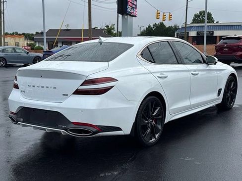 Used 2022 Genesis G70 3.3T RWD image 5