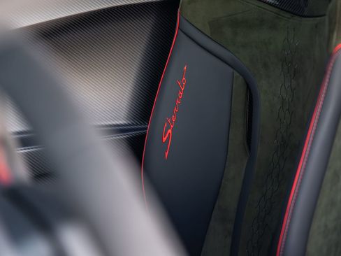 Used 2024 Lamborghini Huracan Sterrato AWD/4WD image 48