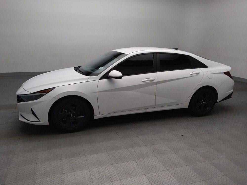 Used 2023 Hyundai Elantra SEL FWD image 2