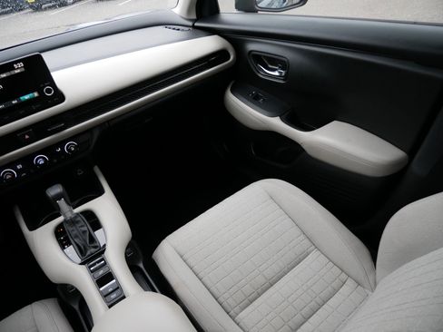 Used 2023 Honda HR-V LX image 11