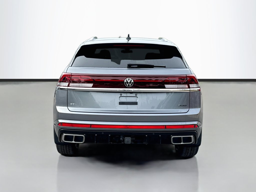 Used 2024 Volkswagen Atlas Cross Sport SEL R-Line AWD/4WD image 6