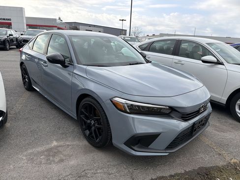 Used 2022 Honda Civic Sport image 2