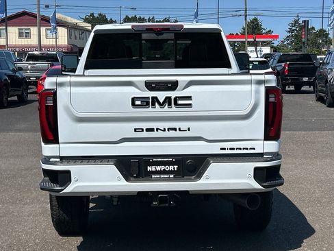 New 2026 GMC Sierra 2500 Denali Ultimate w/ LPO, Black Badging Package AWD/4WD image 6