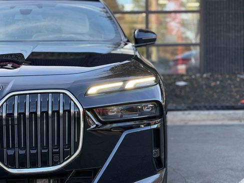 Used 2023 BMW 760i xDrive 760i xDrive image 5