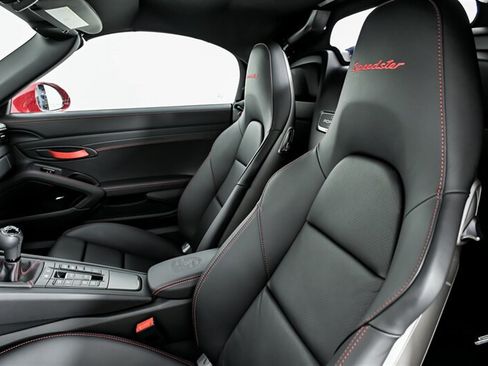 Used 2019 Porsche 911 Speedster RWD image 18
