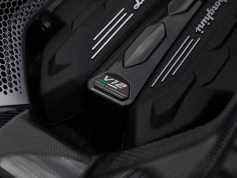 Used 2025 Lamborghini Revuelto AWD/4WD image 15