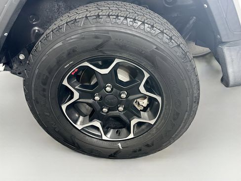 Used 2021 Jeep Wrangler Sport S AWD/4WD image 11
