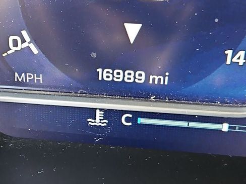 Used 2023 Chevrolet Silverado 1500 LT image 28