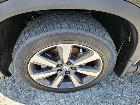 Used 2024 Honda Pilot Touring image 22