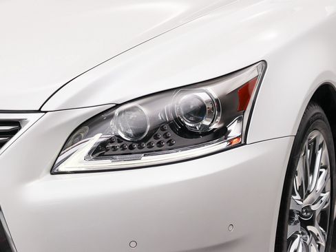 Used 2014 Lexus LS 460 L RWD image 9