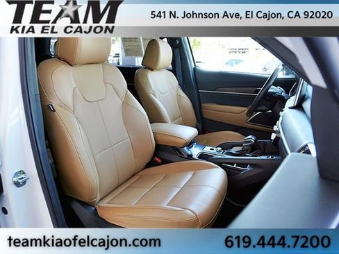 Certified 2022 Kia Telluride SX w/ Towing Package FWD image 15